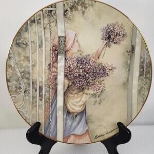 collectible decorative plate featuring art by Catherine Simpson VTG 2004
